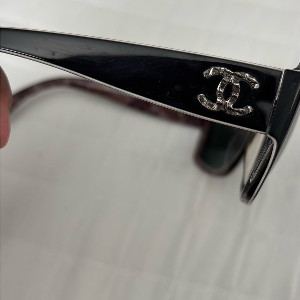 CHANEL Black Sunglasses with Silver Logo - Picture 2 of 6